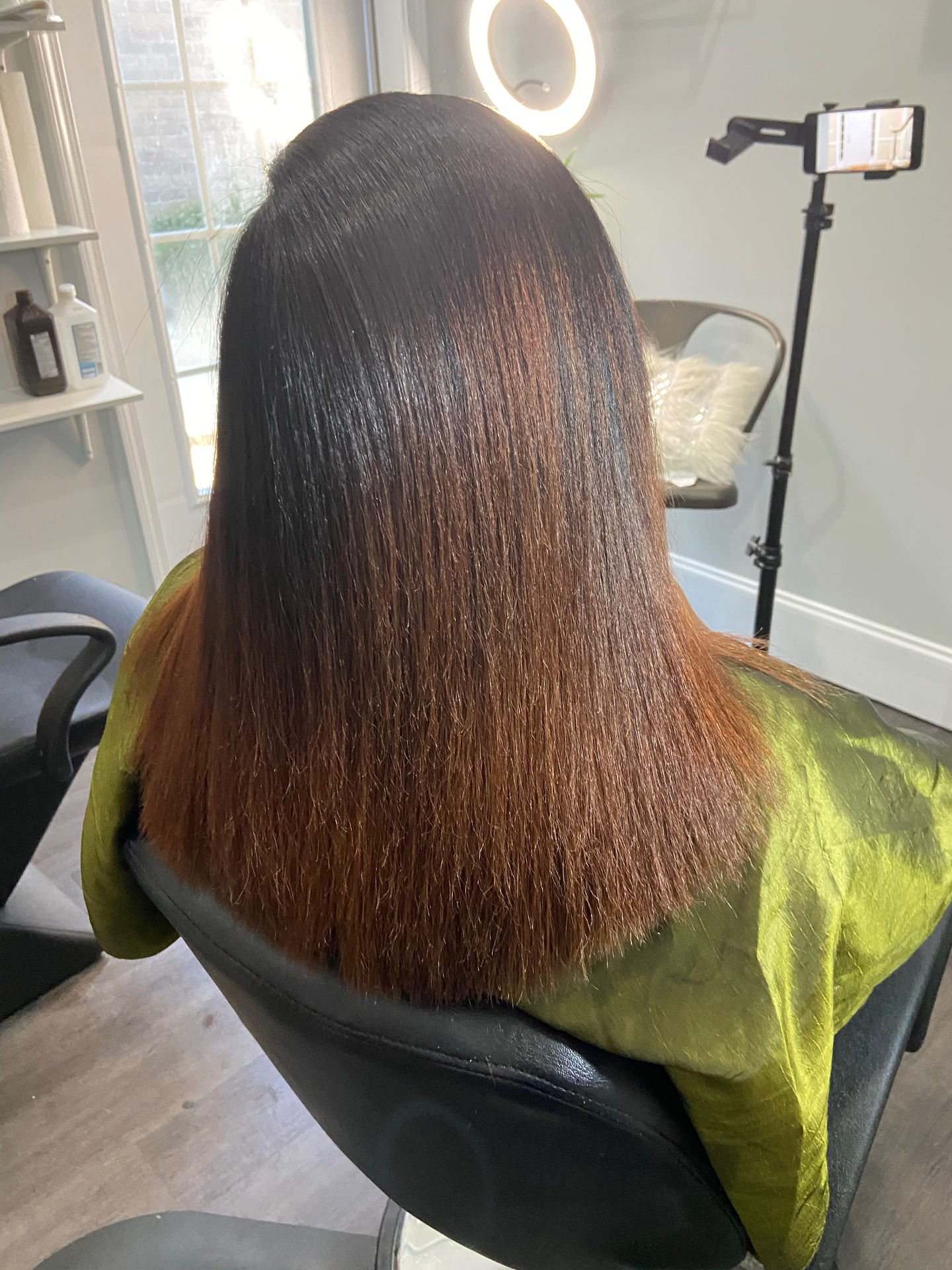 Heat-safe smooth-out designed for fine natural hair.